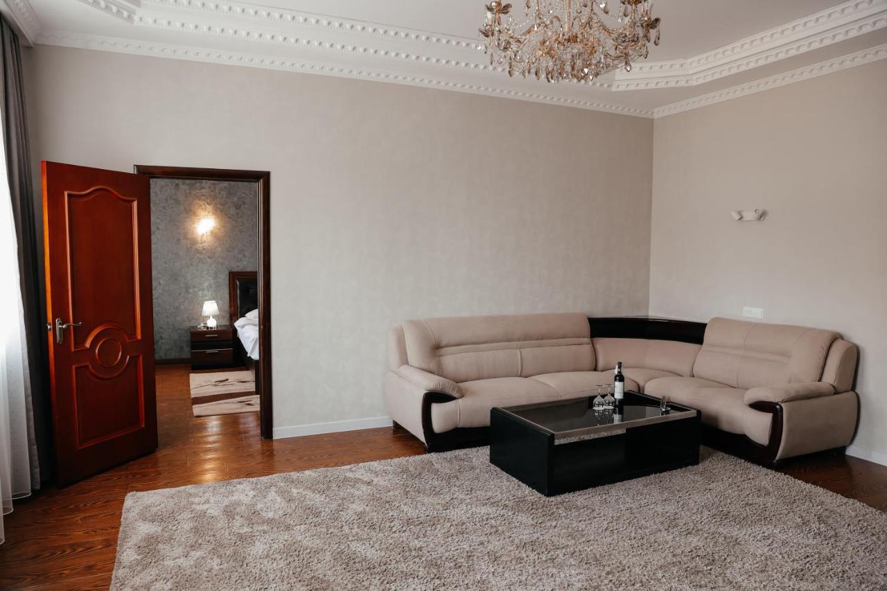 Grand Hotel Бишкек Екстериор снимка