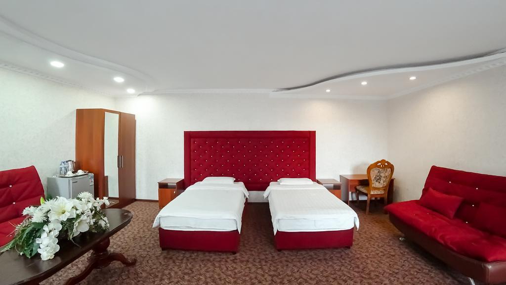 Grand Hotel Бишкек Екстериор снимка