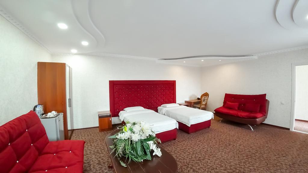 Grand Hotel Бишкек Екстериор снимка