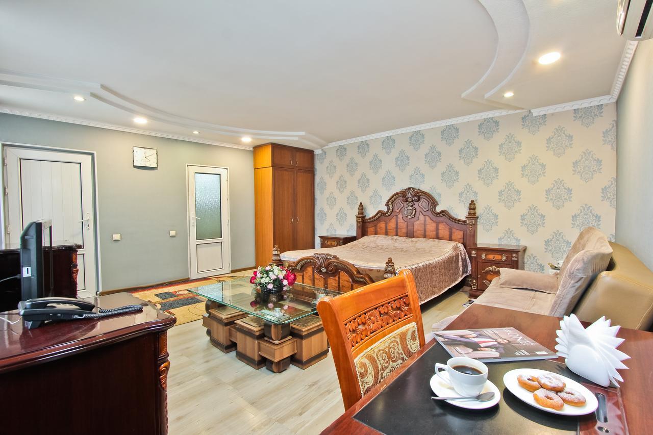 Grand Hotel Бишкек Екстериор снимка